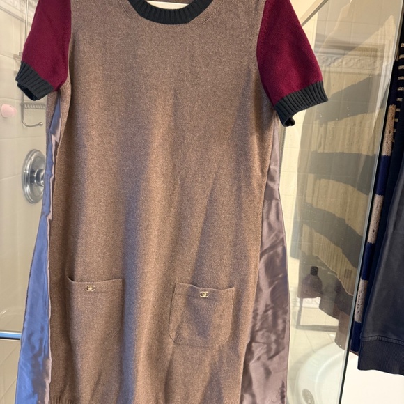 EXCELLENT Chanel Turn lock Sweater Dress - Picture 4 of 9